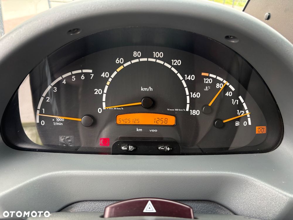 Mercedes-Benz Sprinter - 26