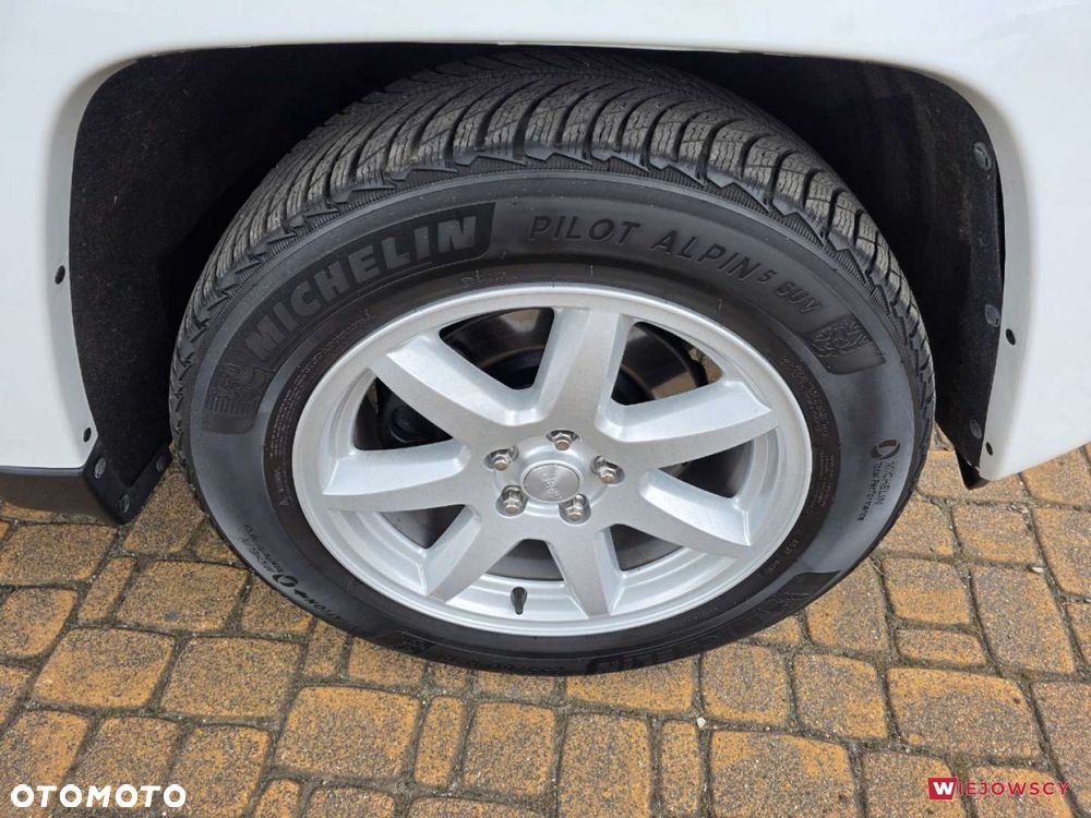 Jeep Cherokee - 25