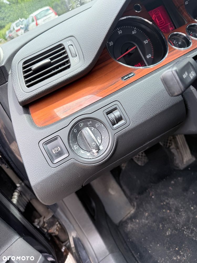 Volkswagen Passat 2.0 TDI Highline - 13