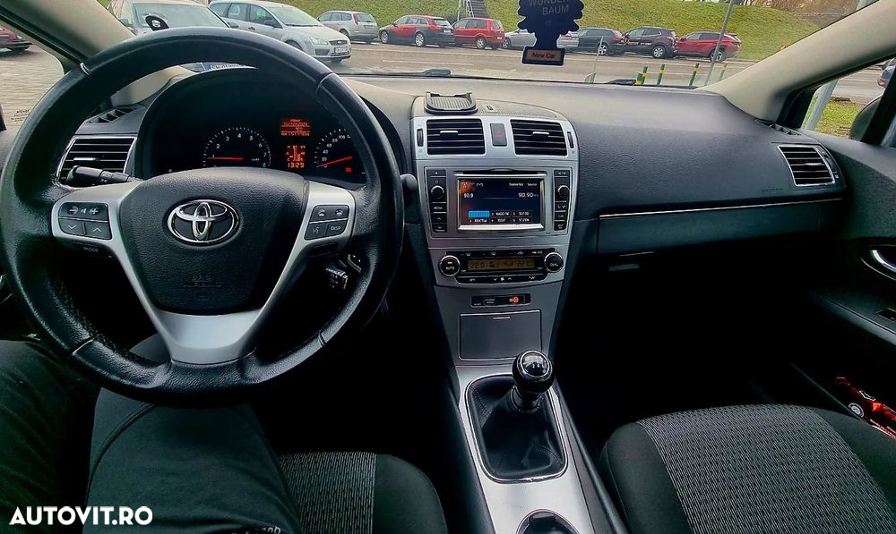 Toyota Avensis 1.8 Navi Chrome - 11