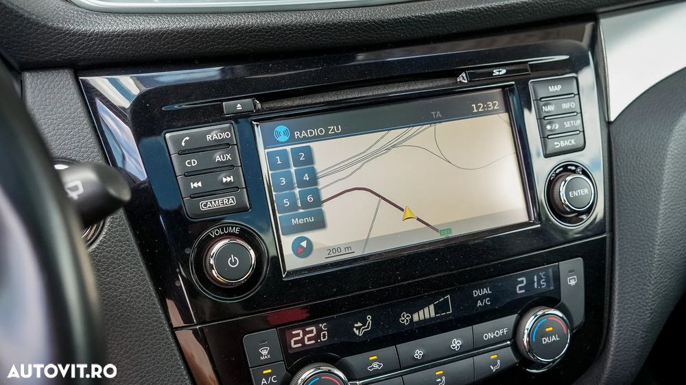 Nissan Qashqai 1.6 dCi DPF tekna - 13