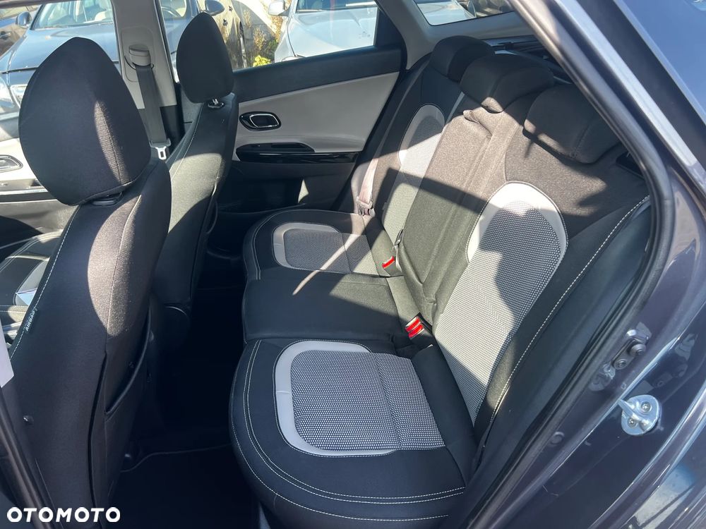 Kia Ceed - 28