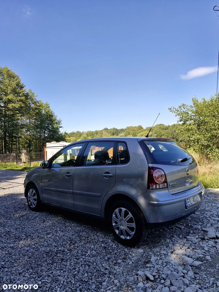 Volkswagen Polo 1.4 16V Comfortline - 4