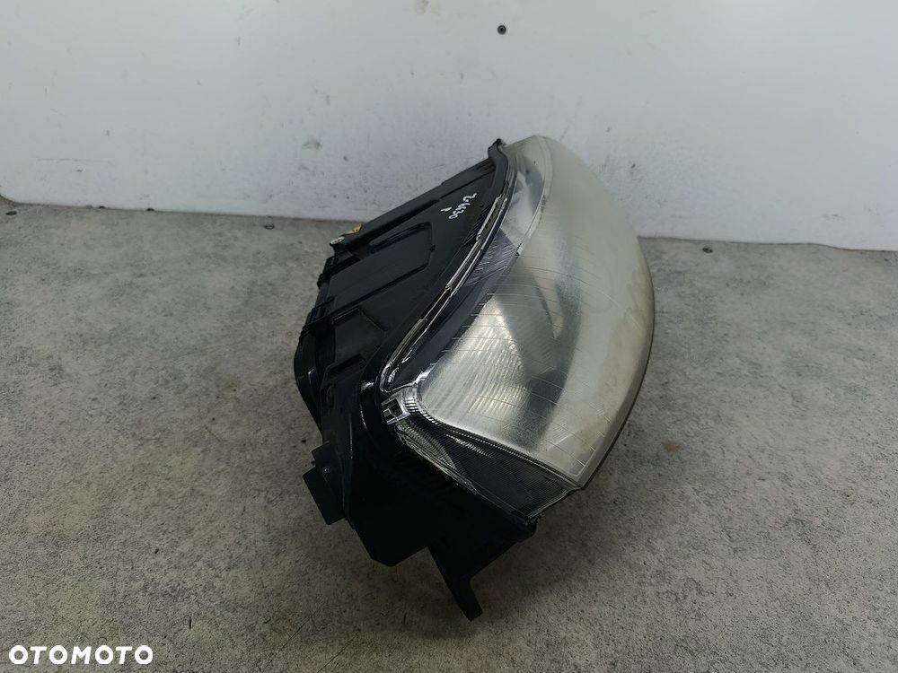 LAMPA PRZÓD PRAWA XENON AUDI A6 C6 - 4