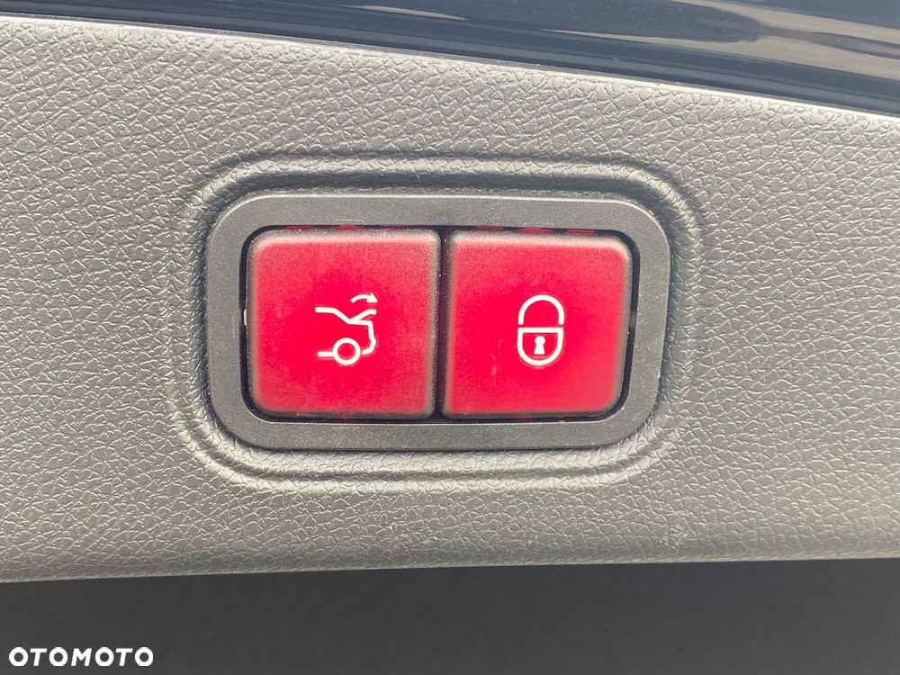 Mercedes-Benz Klasa E - 32