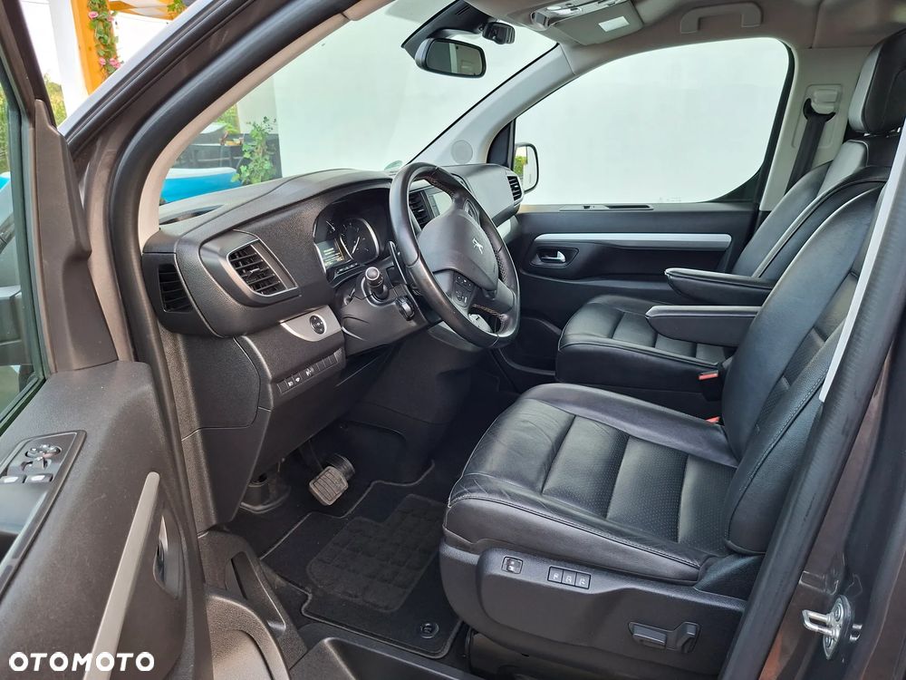 Peugeot Traveller - 8