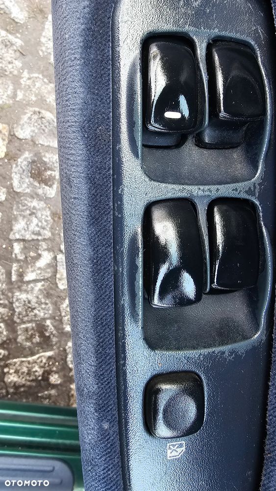 Mitsubishi Carisma 1.8 GDI Avance - 12