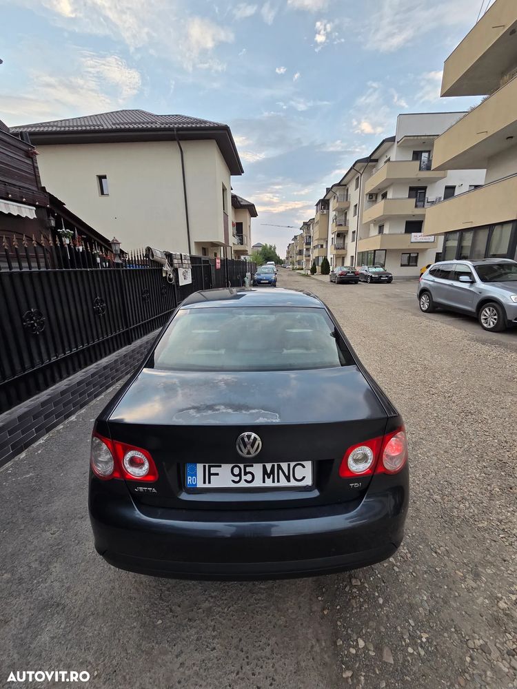 Volkswagen Jetta 1.9 TDI Comfortline - 8