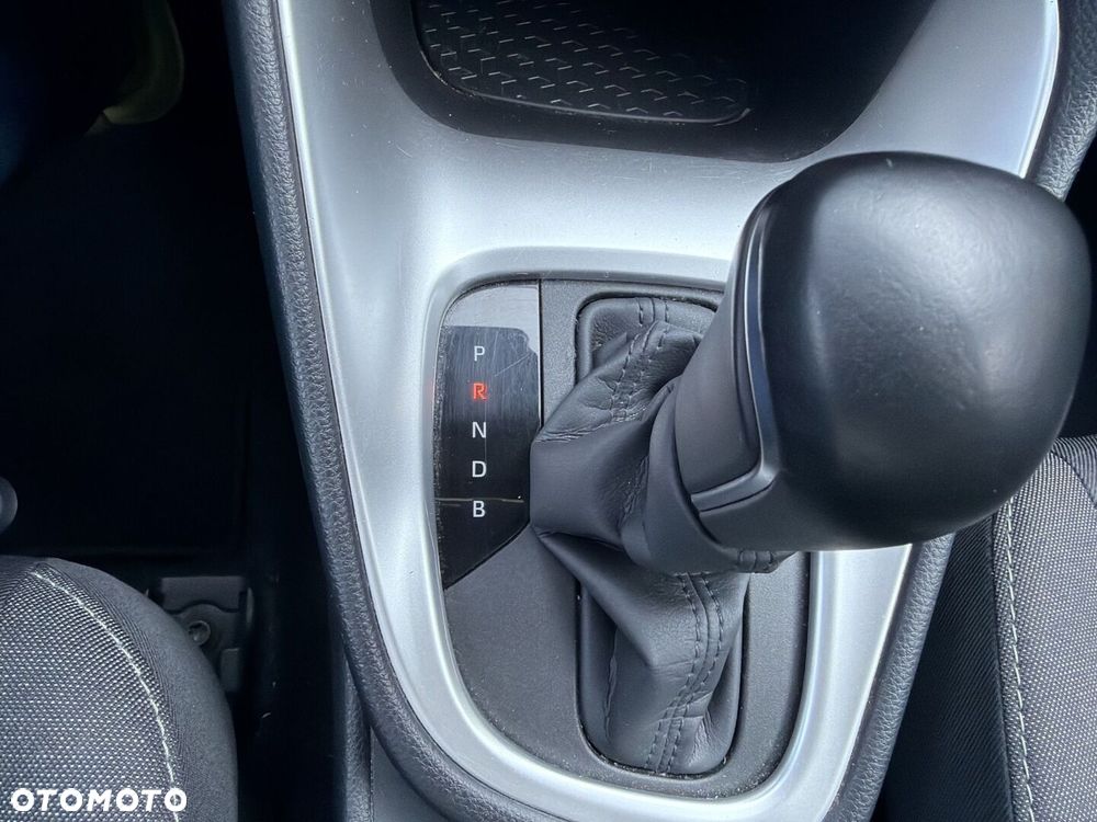 Toyota Yaris Hybrid 1.5 Comfort - 23