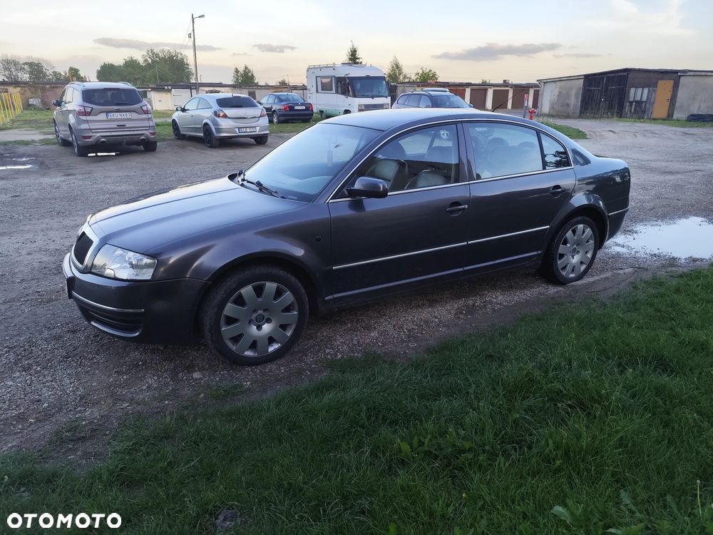 Skoda Superb 2.8 V6 Platinum - 1