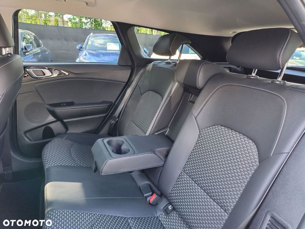 Kia Ceed 1.6 GDI PHEV Business Line DCT - 16