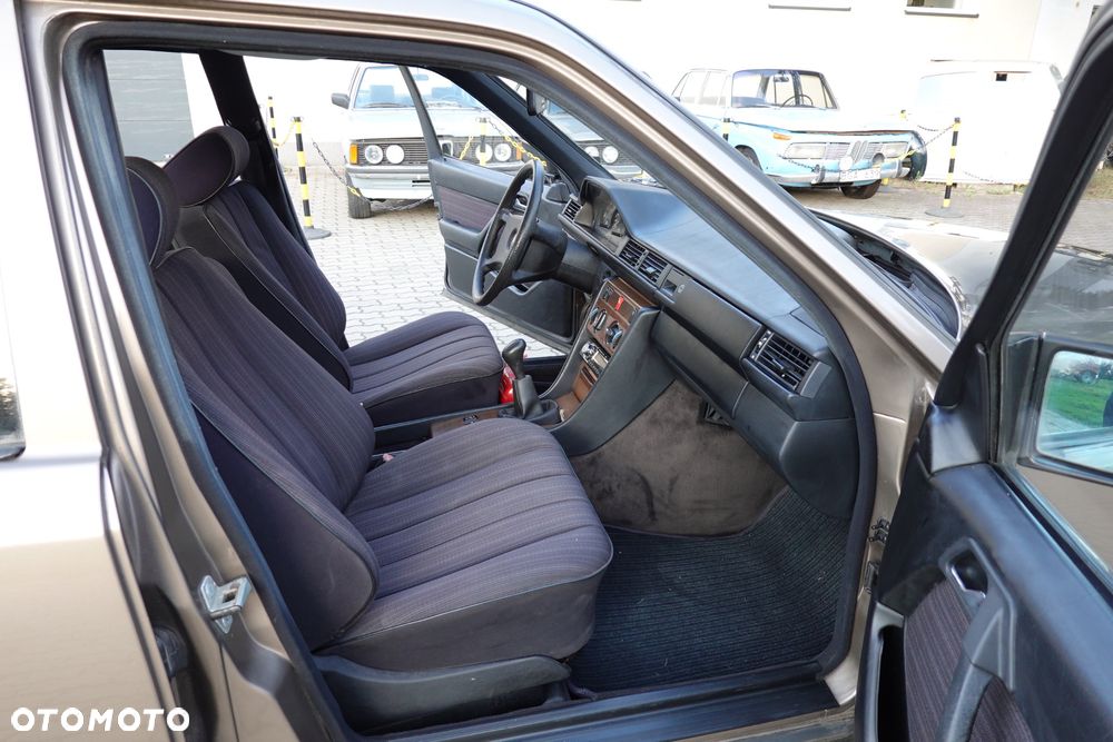 Mercedes-Benz W124 (1984-1993) - 10