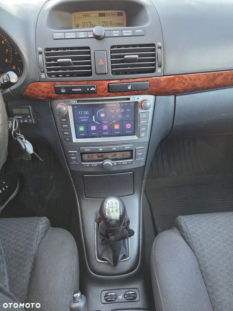 Toyota Avensis 2.0 VVT-i High - 10