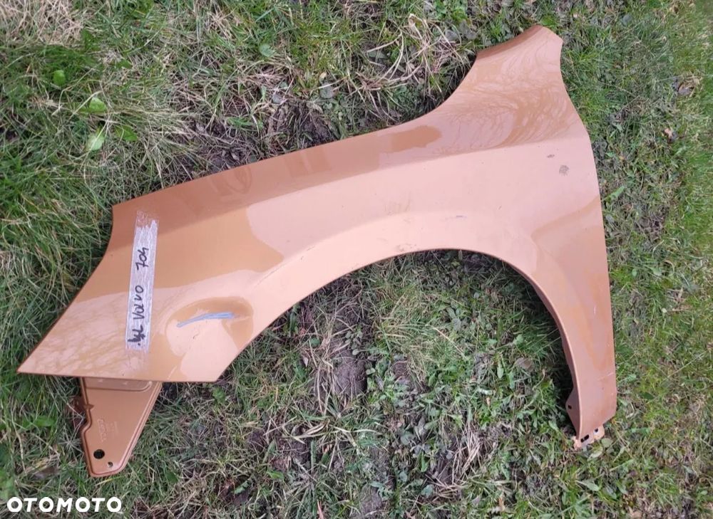 Volvo V60 II S60 lewy błotnik - 1