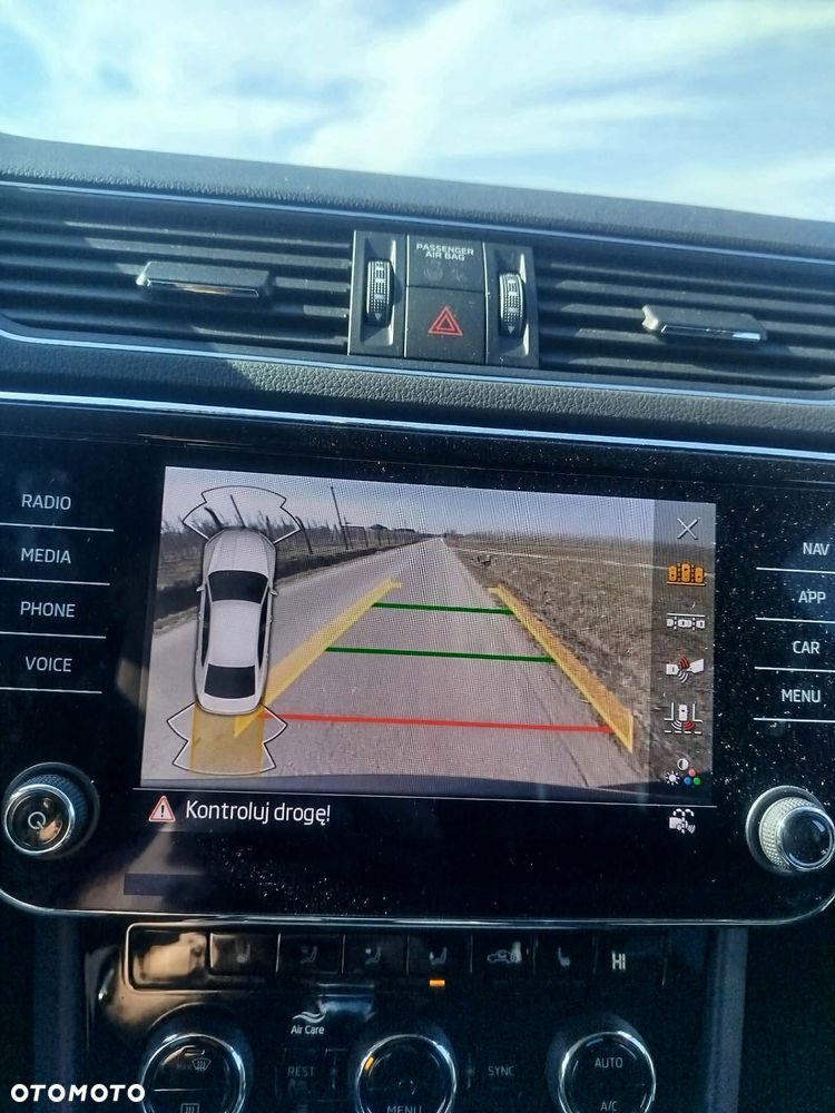 Skoda Superb 1.5 TSI Ambition DSG - 9