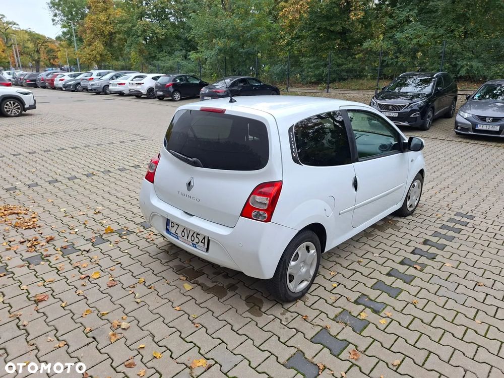 Renault Twingo 2010 photo 2