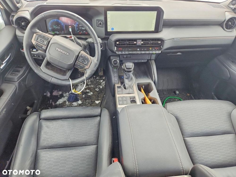 Toyota Land Cruiser - 8