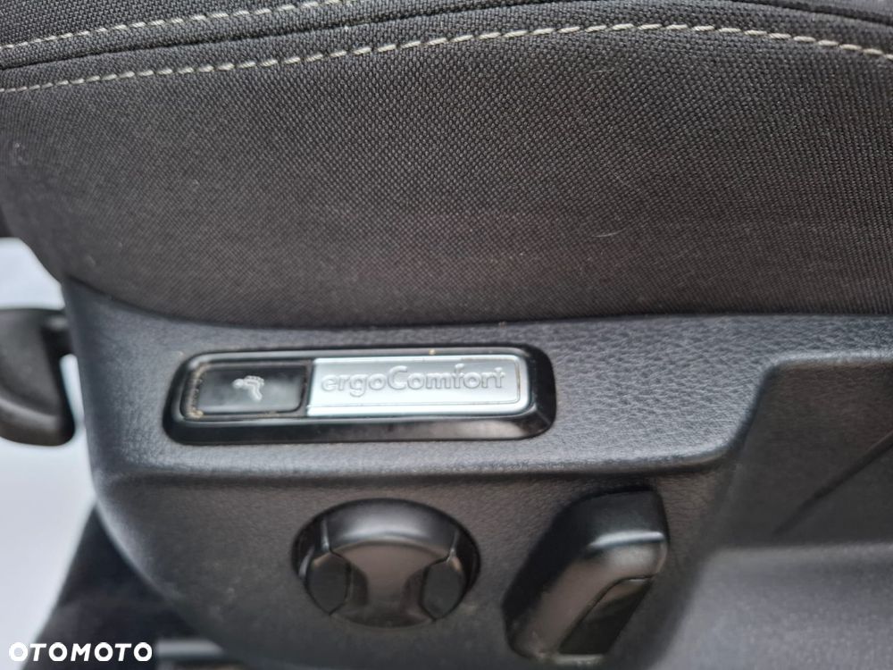 Volkswagen Passat 2.0 TDI SCR DSG Highline - 26
