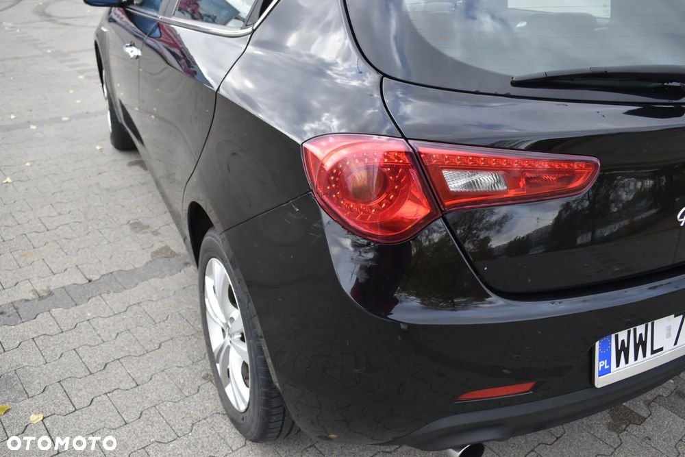 Alfa Romeo Giulietta 2.0 JTDM Distinctive - 6