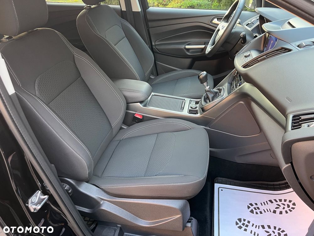 Ford Kuga - 25