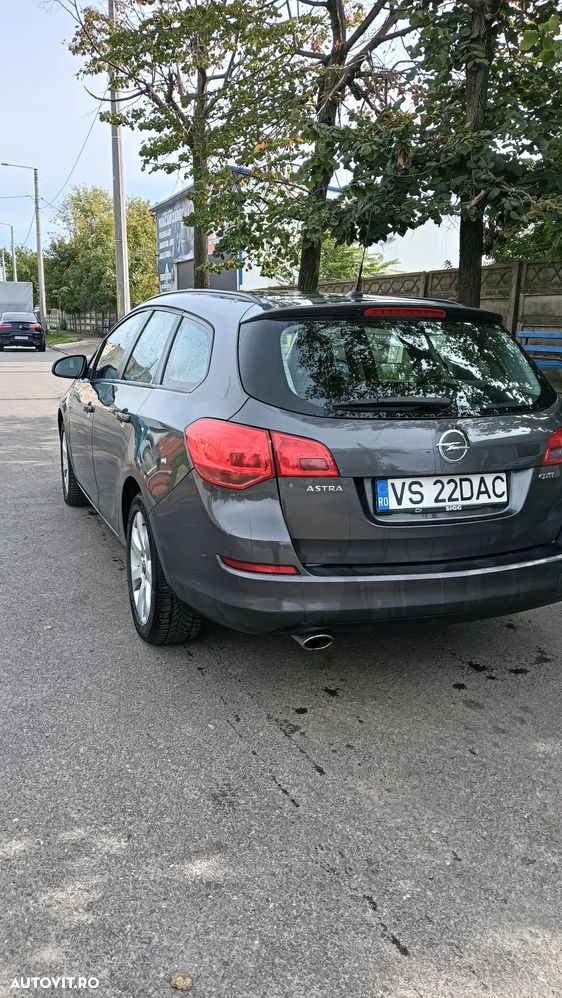 Opel Astra 2.0 CDTI DPF Sports Tourer - 6