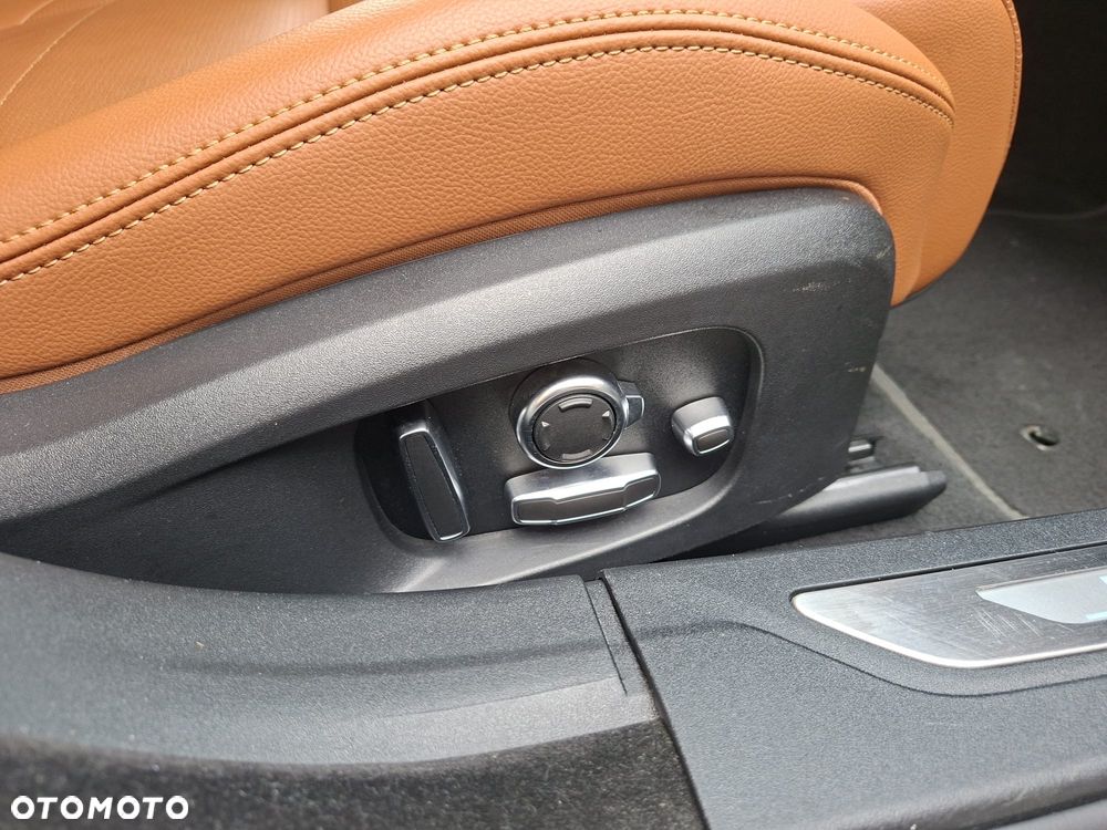 Jaguar XF P300 AWD Sportbrake R-Dynamic SE - 9