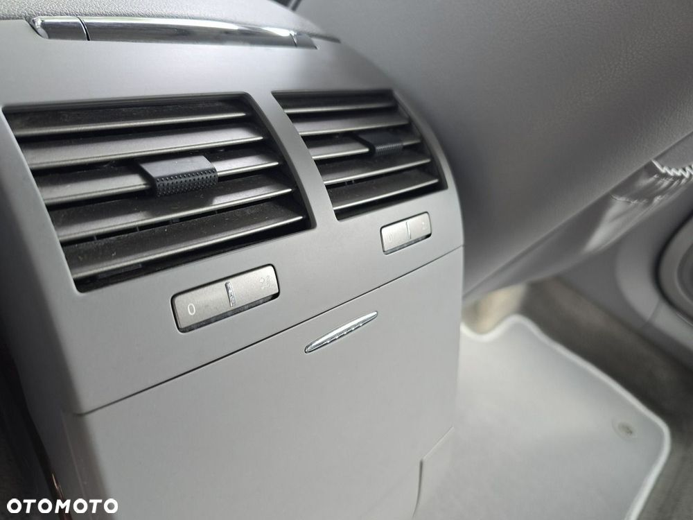 Volkswagen Phaeton - 27