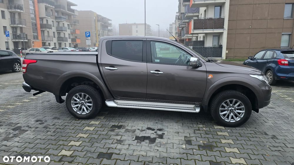 Mitsubishi L200 2.4 d DC Instyle - 3