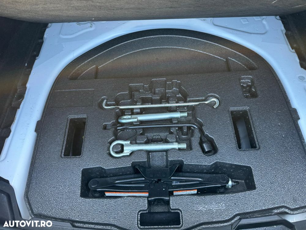 Toyota Corolla 1.8 HSD Business Plus - 21