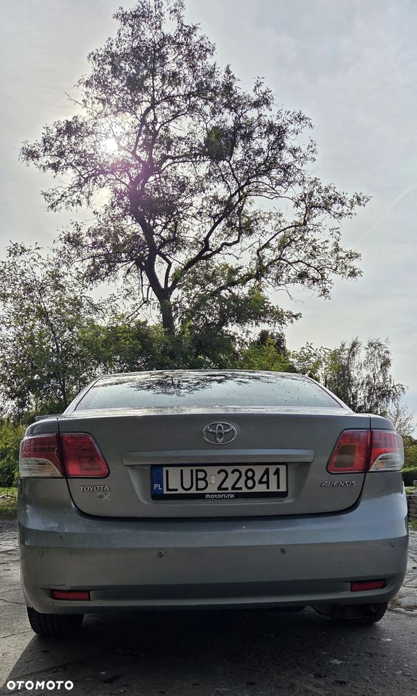 Toyota Avensis - 6