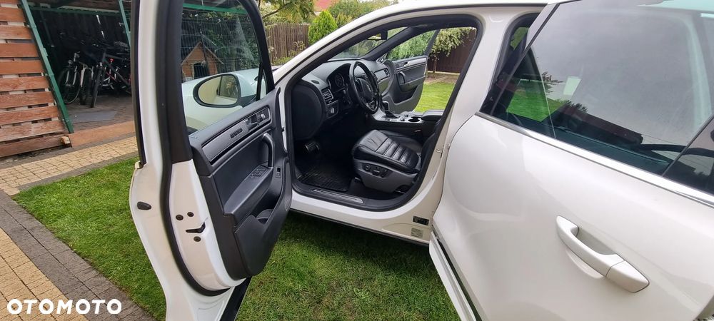 Volkswagen Touareg 3.0 V6 TDI BMT Perfectline R-Style - 11