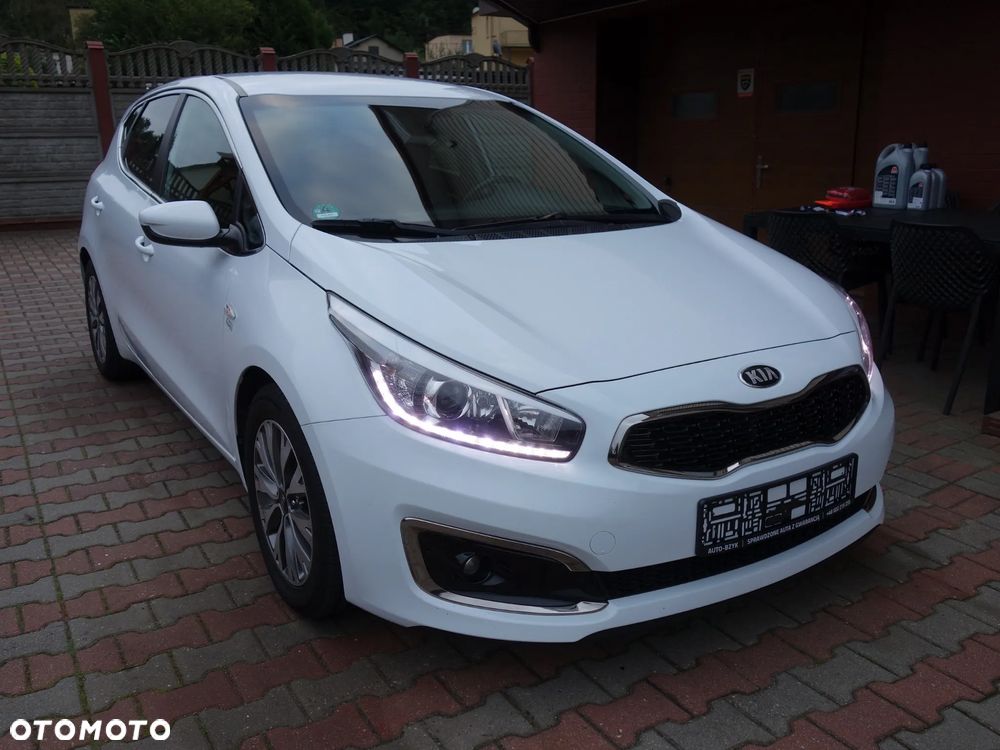 Kia Ceed 1.6 CRDi 136 ISG Spirit - 1