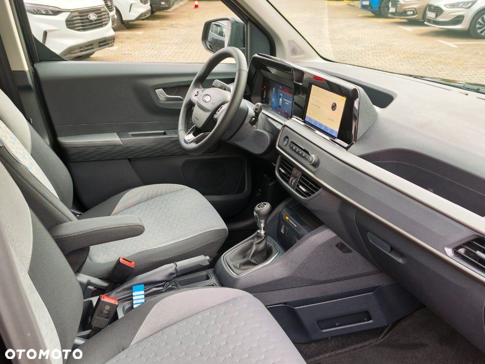 Ford Tourneo Courier - 17
