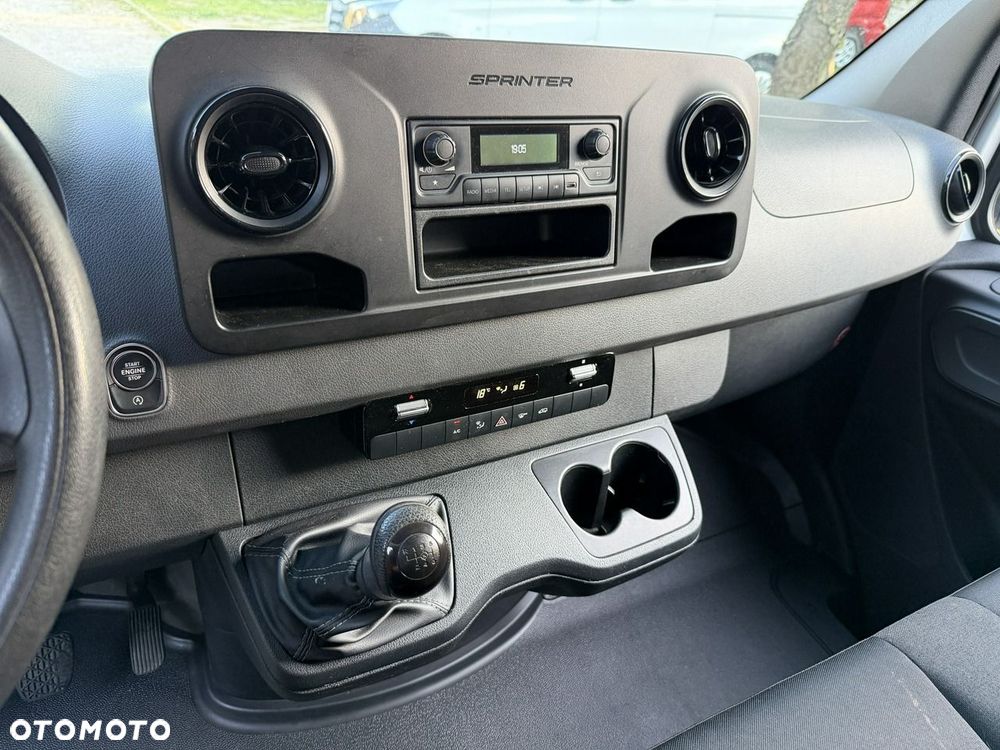 Mercedes-Benz Sprinter - 23