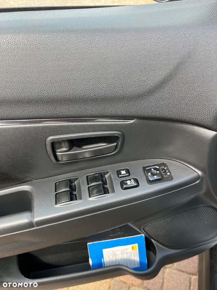 Mitsubishi ASX 1.6 Inform - 9