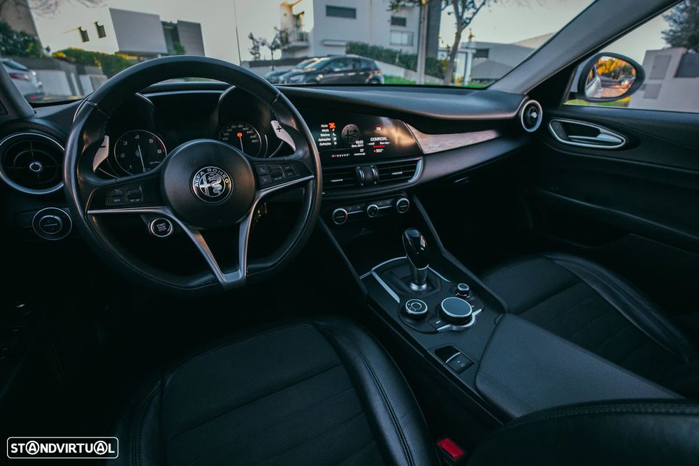 Alfa Romeo Giulia 2.2 D AT8 - 9