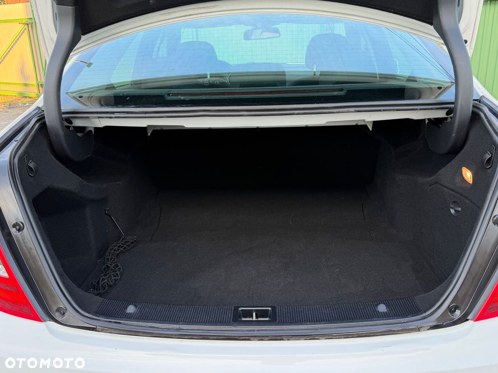 Mercedes-Benz Klasa C 220 (BlueTEC) d BlueEffICIENCY Edition 7G-TRONIC - 24