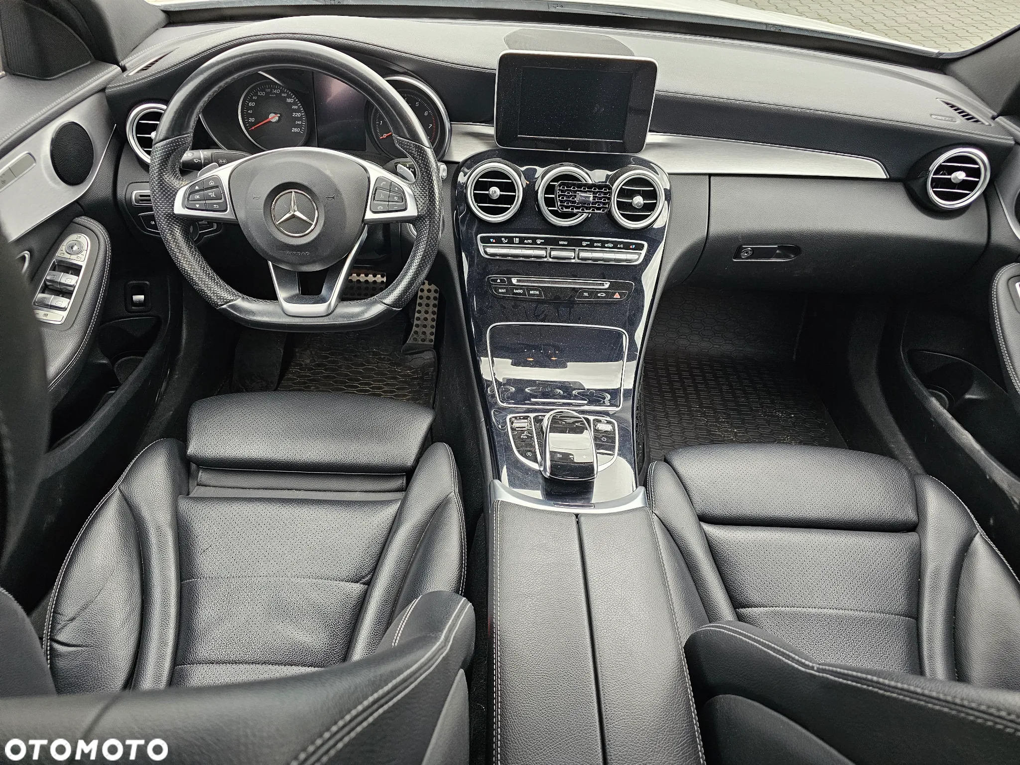 Mercedes-Benz Klasa C 200 9G-TRONIC AMG Line - 12
