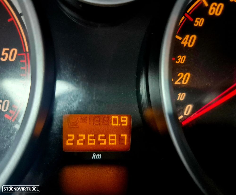 Opel Astra GTC 1.9 CDTI DPF Sport - 35