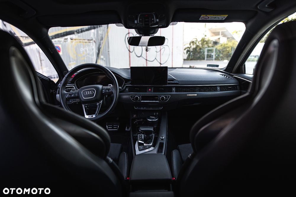 Audi RS4 Avant - 21