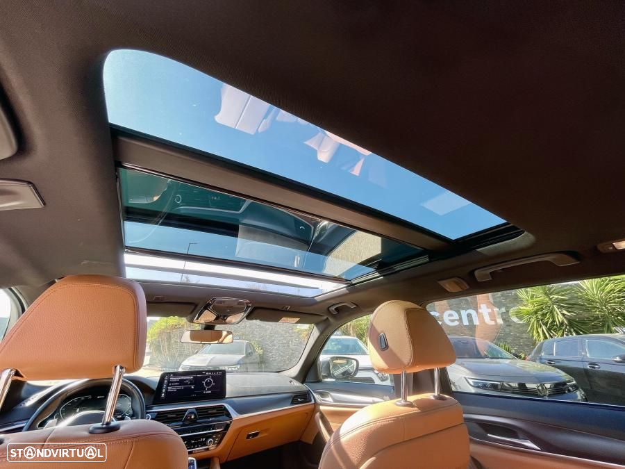 BMW 530 e Pack Desportivo M - 14