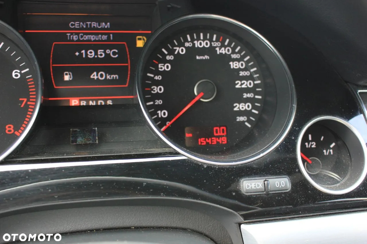 Audi A8 6.0 W12 Quattro - 10