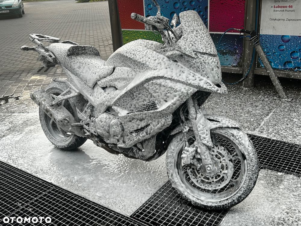 Honda VFR - 9