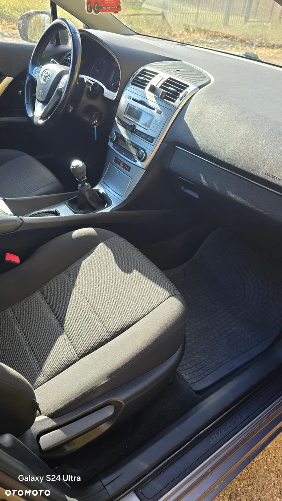 Toyota Avensis - 9