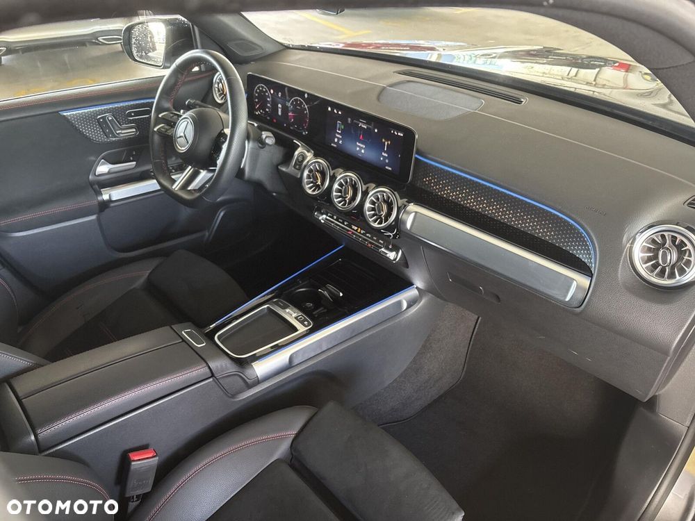 Mercedes-Benz GLB - 18