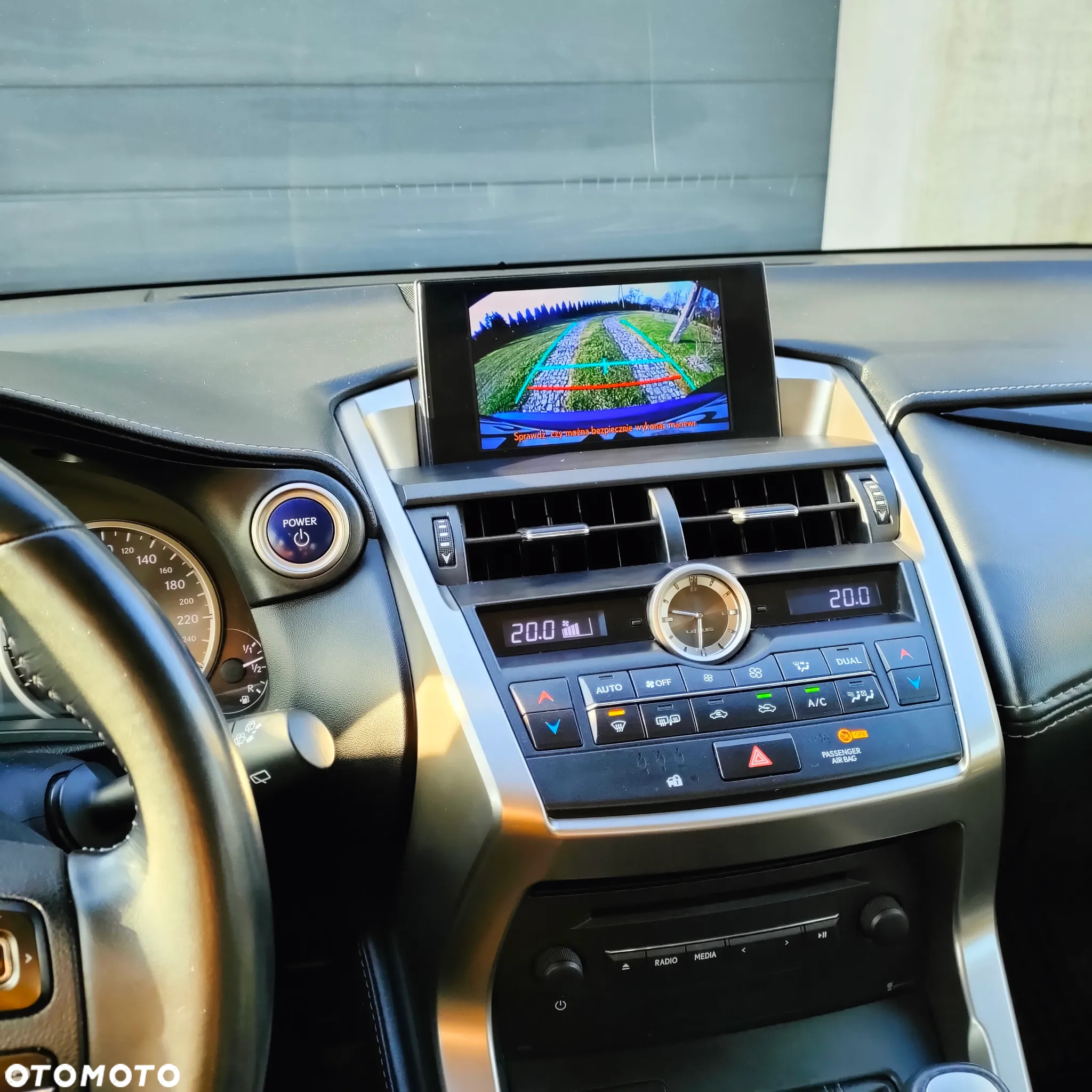 Lexus NX 300h Comfort AWD - 2