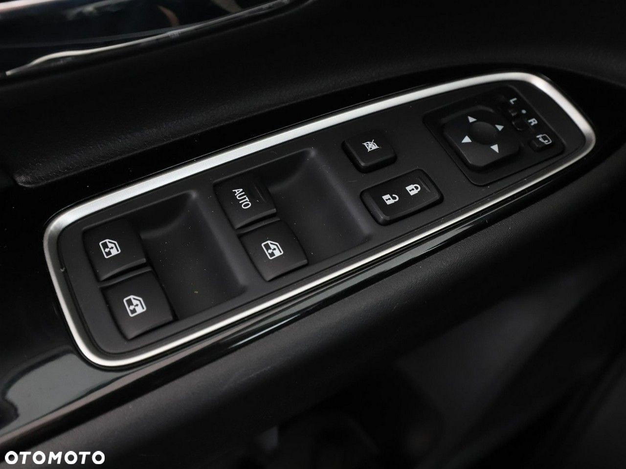 Mitsubishi Outlander - 36