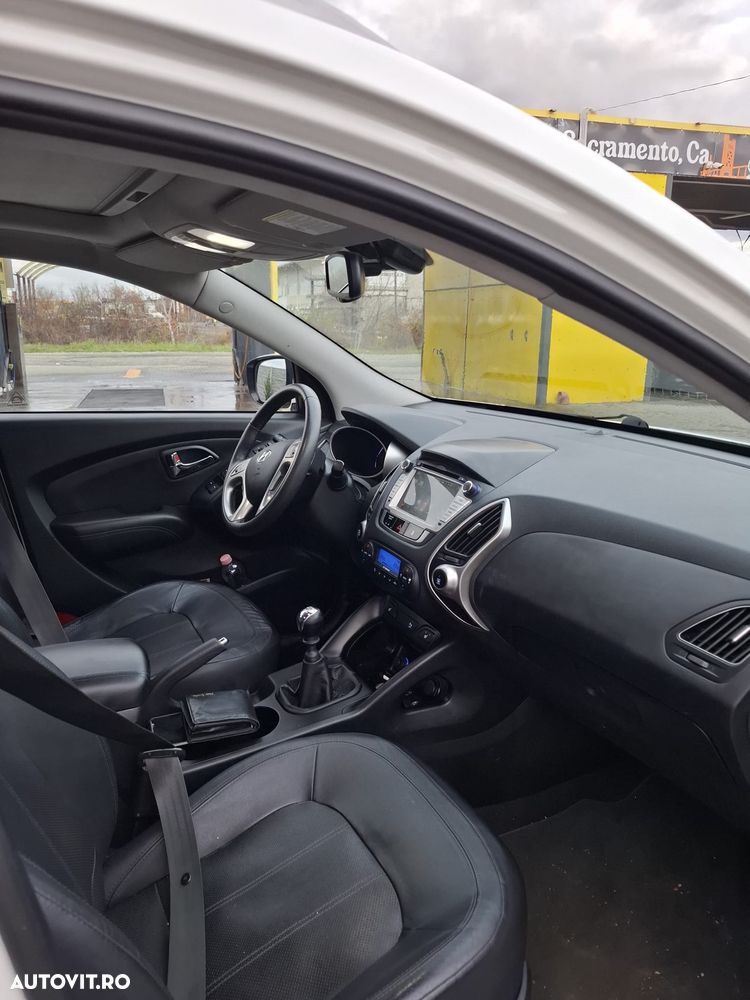 Hyundai ix35 2.0 CRDI Low 2WD GL Classic - 12