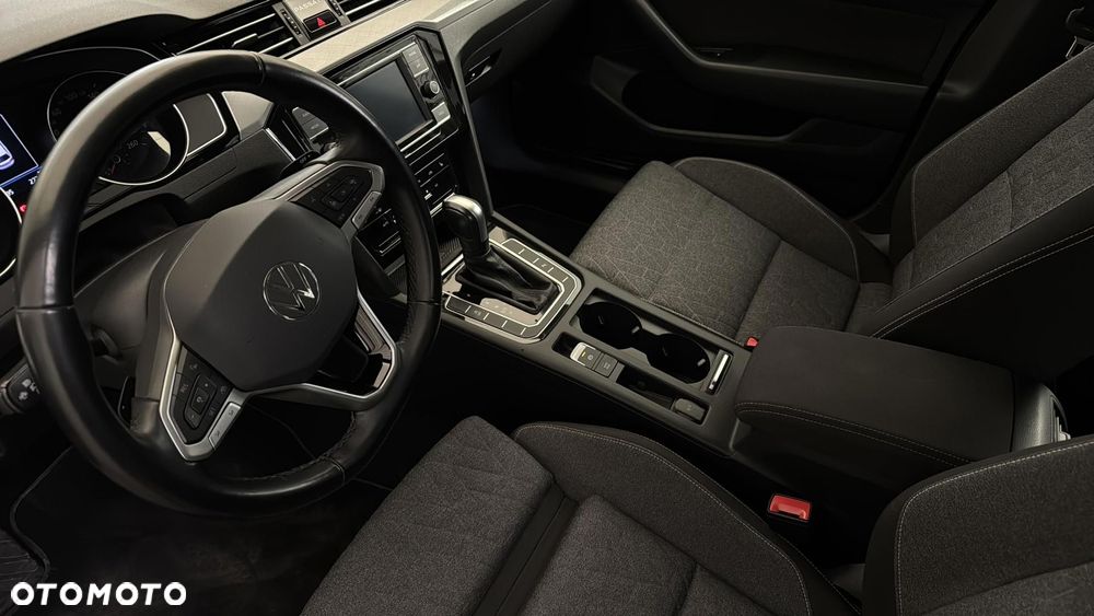 Volkswagen Passat Variant 2.0 TDI SCR Business DSG - 9