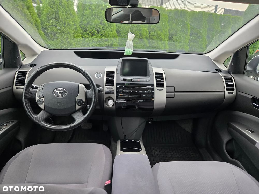 Toyota Prius 1.5 VVT-i Sol - 11